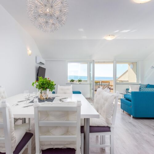Sea View Presidential 3-Room Apartment for 6 Persons