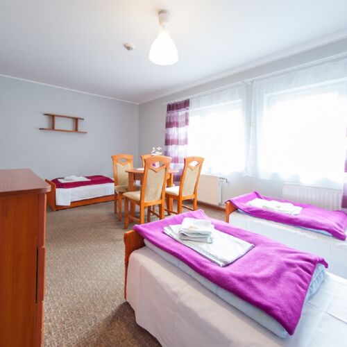 Pokój 4-osobowy z łazienką z telewizorem LCD/plazmą