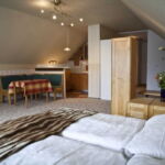 Apartment für 4 Personen mit Dusche und Eigner Küche (Zusatzbett möglich)