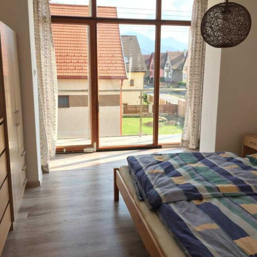 Apartament cu duș cu balcon pentru 4 pers.