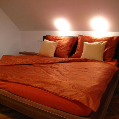 Apartman se sprchou s privátní koupelnou mimo apartmán pro 4 os.