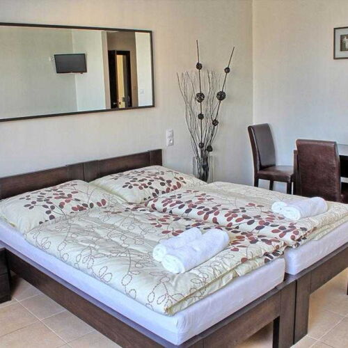 Pokój 4-osobowy z prysznicem z klimatyzacją