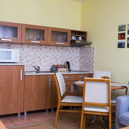 Zuhanyzós saját konyhával 2 fős apartman (pótágyazható)
