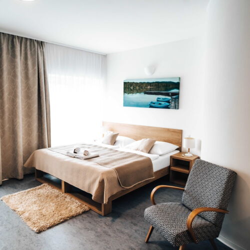 Apartament 3-osobowy z klimatyzacją z 1 pomieszczeniem sypialnianym (możliwa dostawka)