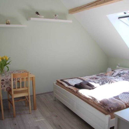 Apartament cu duș cu chicinetă proprie pentru 3 pers.