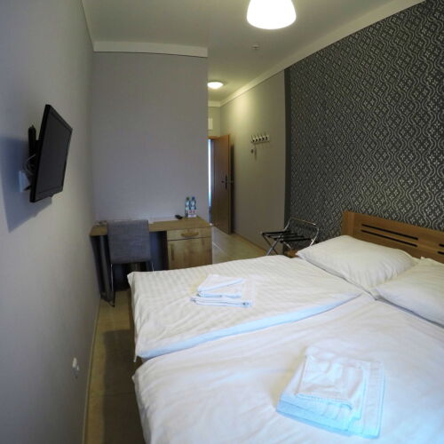 Standard Pokoj se sprchou s manželskou postelí