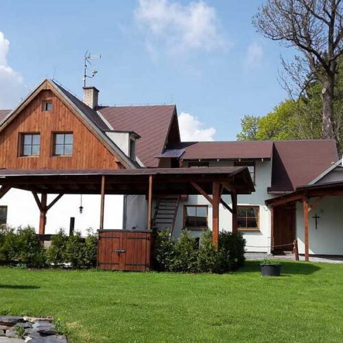 Chata for 14 Persons with Shower and Kitchen (extra bed available)