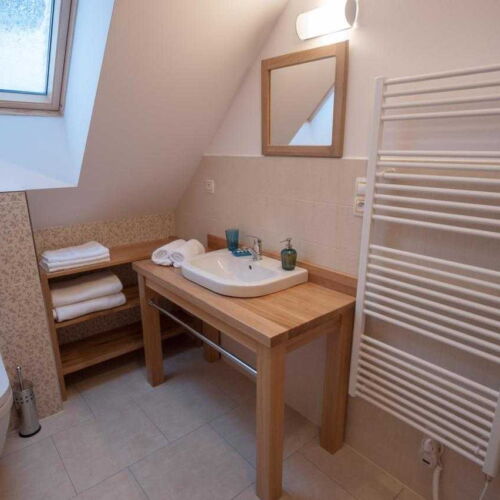 Apartman se sprchou s vlastní kuchyňkou pro 5 os. se 2 ložnicemi
