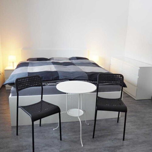 Pokoj se sprchou se společnou kuchyňkou pro 2 os. (s možností přistýlky)