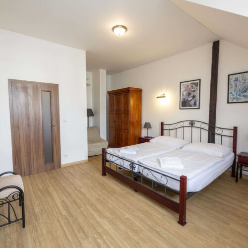 Zweibettzimmer mit Dusche (Zusatzbett möglich)