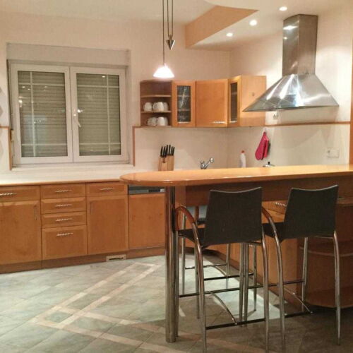 Vila (jako celek) se sprchou s vlastní kuchyní pro 12 os.