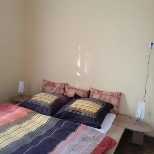 Apartman se sprchou s privátní koupelnou mimo apartmán pro 8 os.