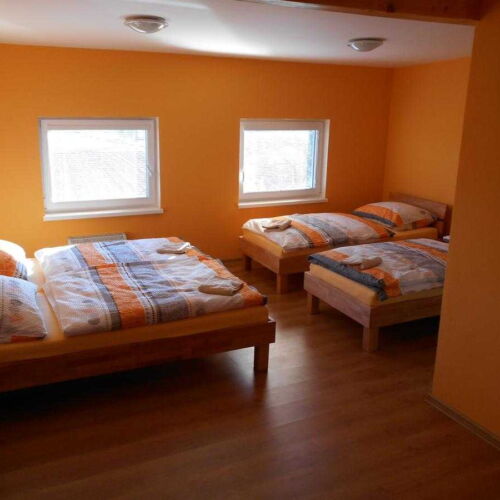 Pokoj se sprchou  pro 4 os.