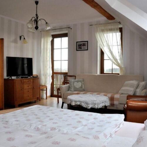 Pokój 2-osobowy z łazienką z widokiem na ogród (możliwa dostawka)