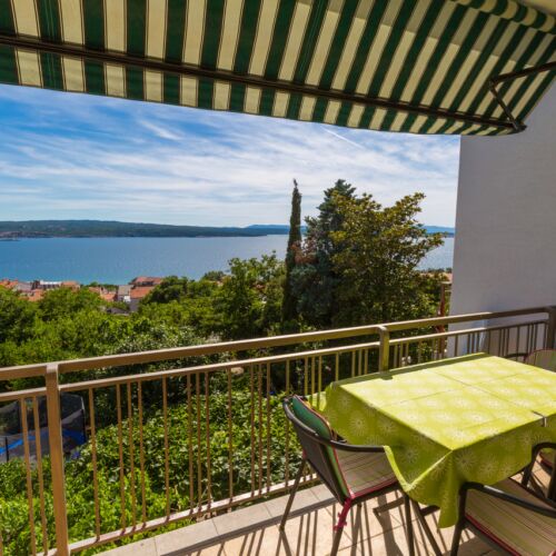 Sea View Upstairs 2-Room Apartment for 5 Persons