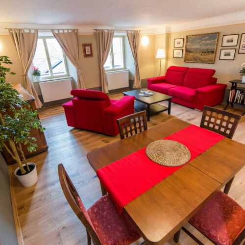 Apartament cu duș cu chicinetă proprie pentru 4 pers.