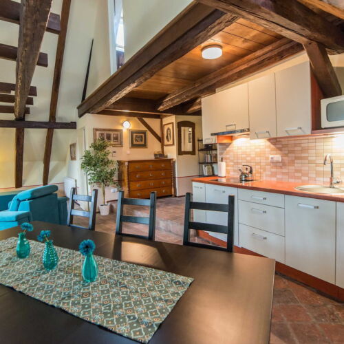 Apartament cu duș cu chicinetă proprie pentru 6 pers.