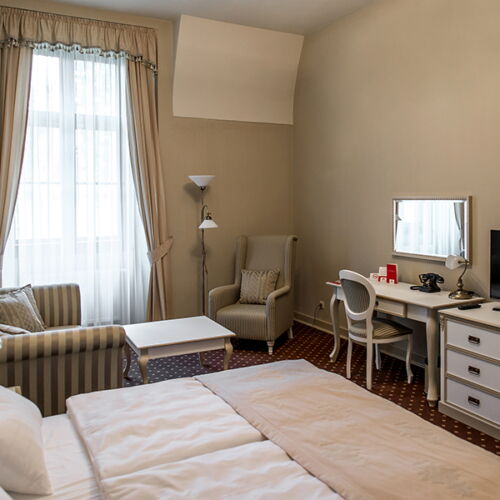 Camera twin deluxe cu duș