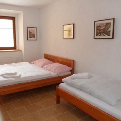 Pokój 4-osobowy z prysznicem ze wspólnym aneksem kuchennym