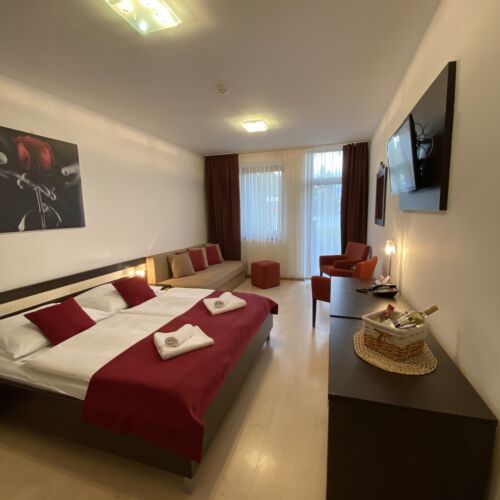 Apartmán pre 4 os. s 1 spálňou na strane bazéna na prízemí