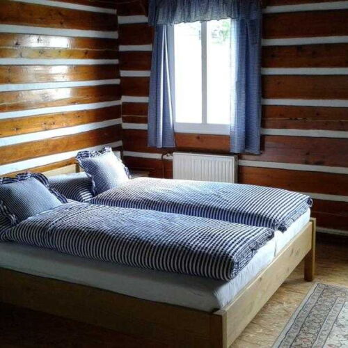 Pokoj se sprchou  pro 4 os.