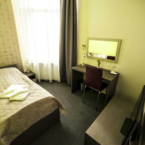 Izba so sprchou s klimatizáciou pre 1 os.