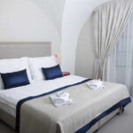 Dvoulůžkový pokoj s manželskou postelí 1 x EU - Grand King bed 180 x 200 cm