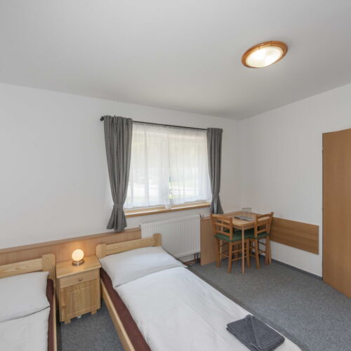 Pokoj se sprchou  pro 2 os.