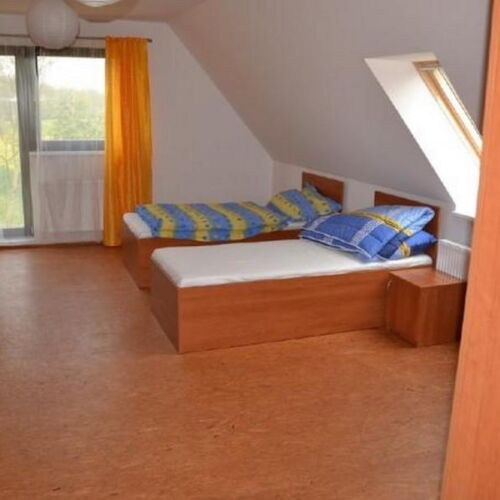 Camera cvadrupla cu duș