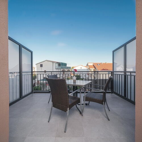 Camera dubla superior cu balcon (se poate solicita pat suplimentar)