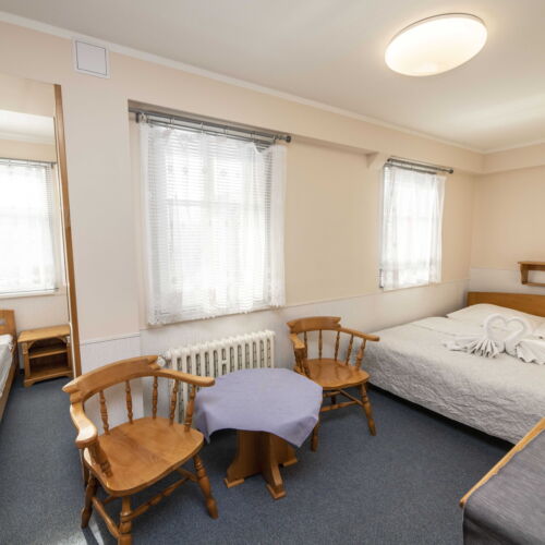 Pokoj se sprchou  pro 4 os.