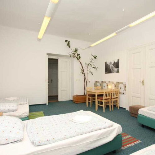 Pokoj se společnou kuchyňkou  pro 4 os.