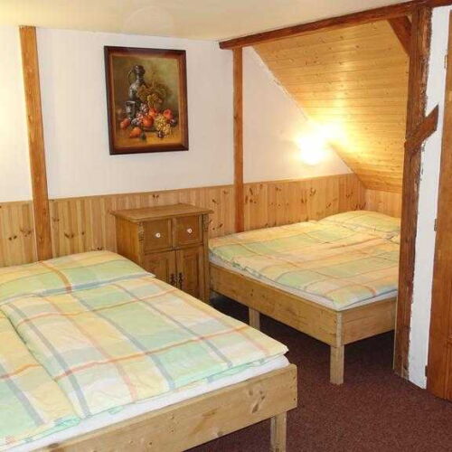 Pokoj se společnou kuchyňkou  pro 4 os.