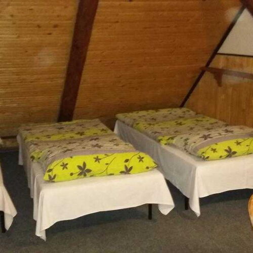 Pokoj se společnou kuchyňkou  pro 5 os.