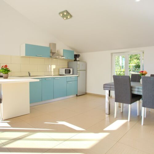 Willa 10-osobowy cały dom pokój od strony basenu