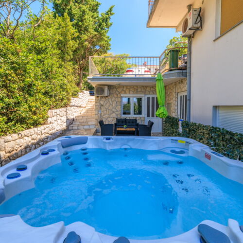 Pogled na dvorište ili atrij U prizemlju apartman za 4 osoba(e) sa 2 spavaće(om) sobe(om)