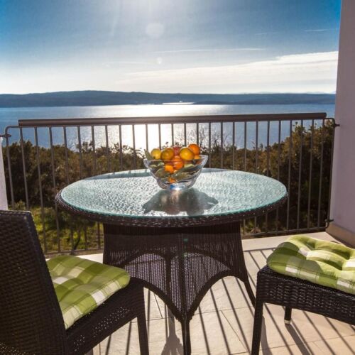 Sea View Upstairs 2-Room Apartment for 4 Persons