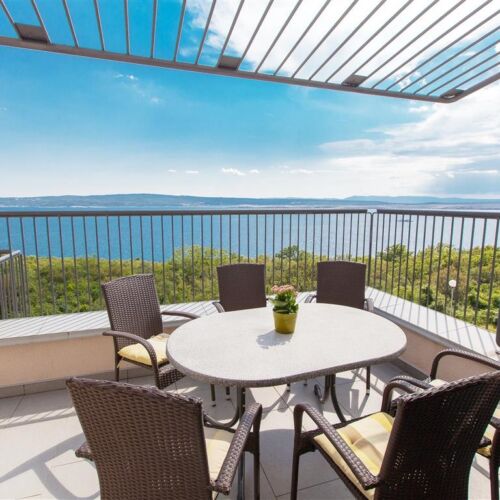 Sea View Upstairs 2-Room Apartment for 4 Persons