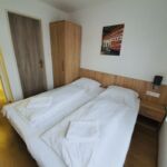 U prizemlju Standard Plus soba sa dva odvojena kreveta (za 2 osoba(e))