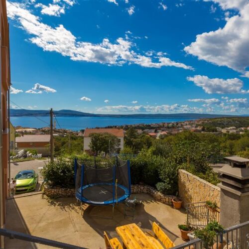 Sea View Upstairs 3-Room Apartment for 6 Persons