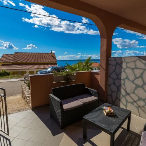 Yard View Ground Floor 2-Room Apartment for 5 Persons