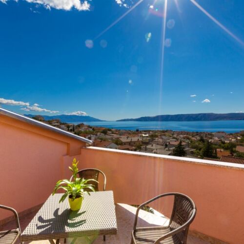 Sea View Upstairs 3-Room Apartment for 7 Persons