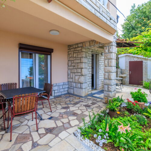 Garden View Ground Floor 2-Room Apartment for 3 Persons