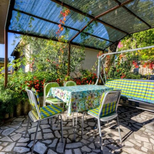 Apartament la etaj cu vedere spre grădină cu 1 camera pentru 3 pers.