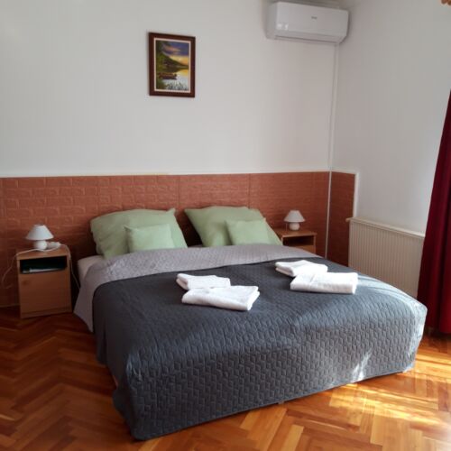 Upstairs 1-Room Apartment for 2 Persons