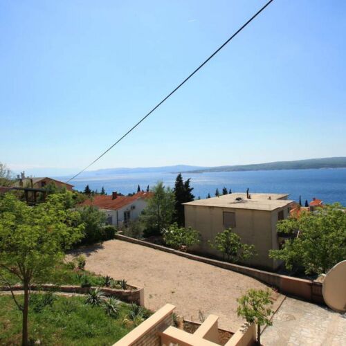 Sea View Upstairs 3-Room Apartment for 5 Persons