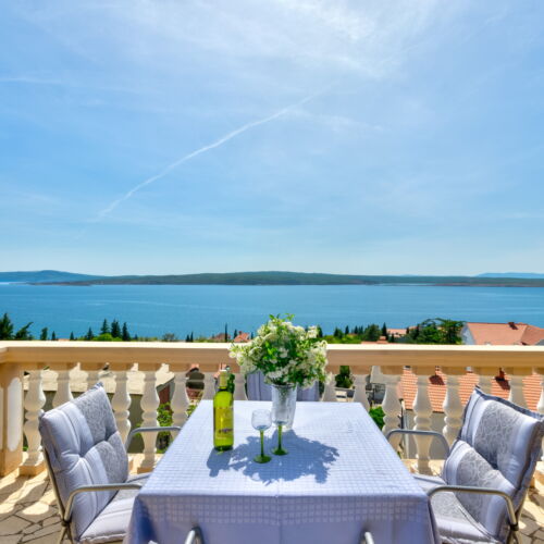 Sea View Upstairs 2-Room Apartment for 5 Persons