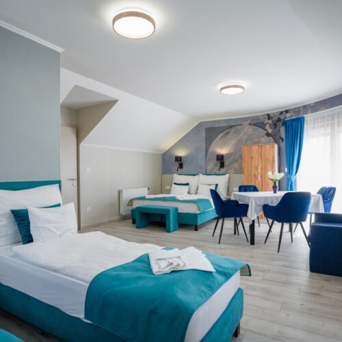 Apartament 4-osobowy na piętrze z klimatyzacją z 1 pomieszczeniem sypialnianym (możliwa dostawka)