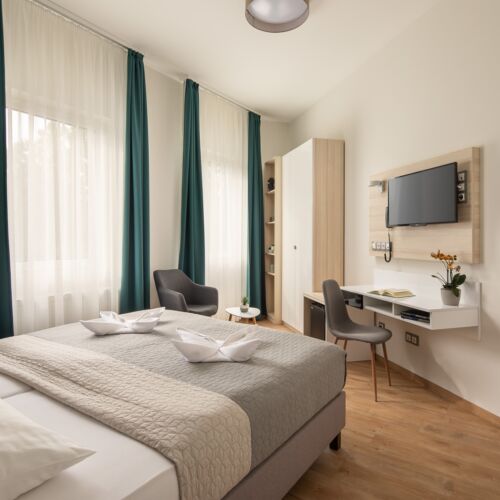 Deluxe Upstairs Twin Room