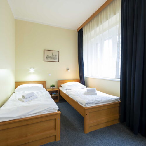 Twin Pokoj se sprchou pro 2 os. (s možností přistýlky)